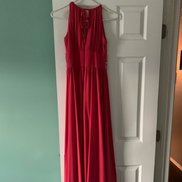 R&M Richards (David’s Bridal) Formal Dress - Picture 5 of 8